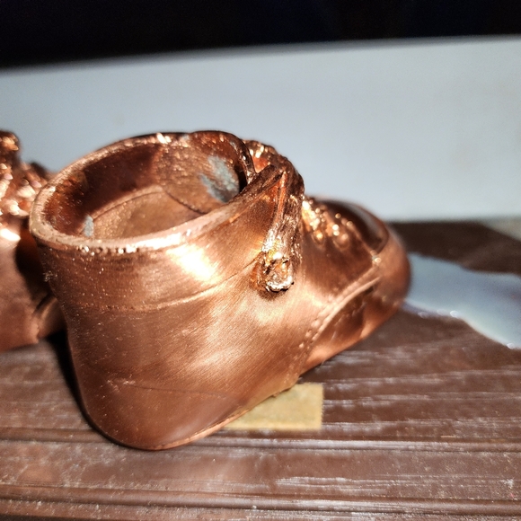 Vintage Bronzed Baby Shoes with Original Plaque - Picture 3 of 8